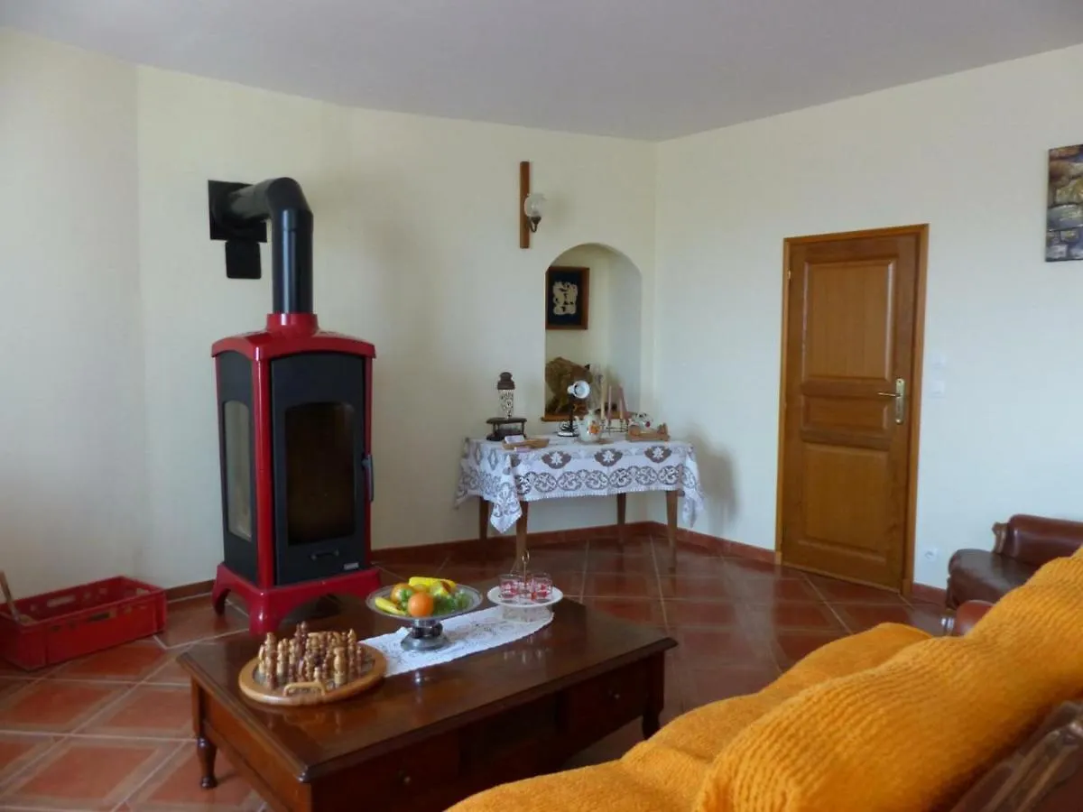Maison Independante Avec Cheminee Et Jardin Clos - Montagne Bourbonnaise, Proche Randonnees Et Vichy - Fr-1-489-280 Arfeuilles 0*,  France